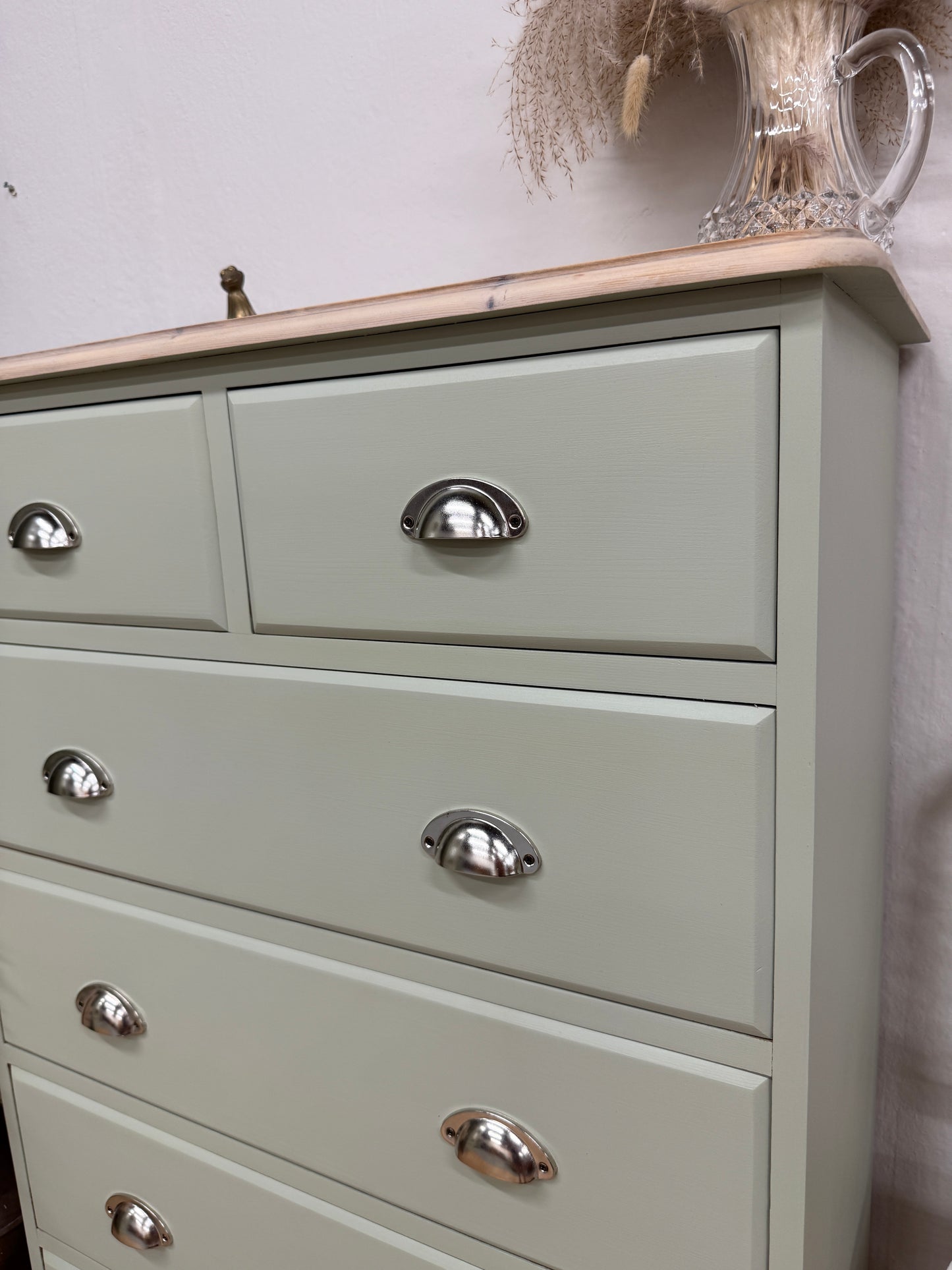 Solid pine KingFisher Chest of Drawers