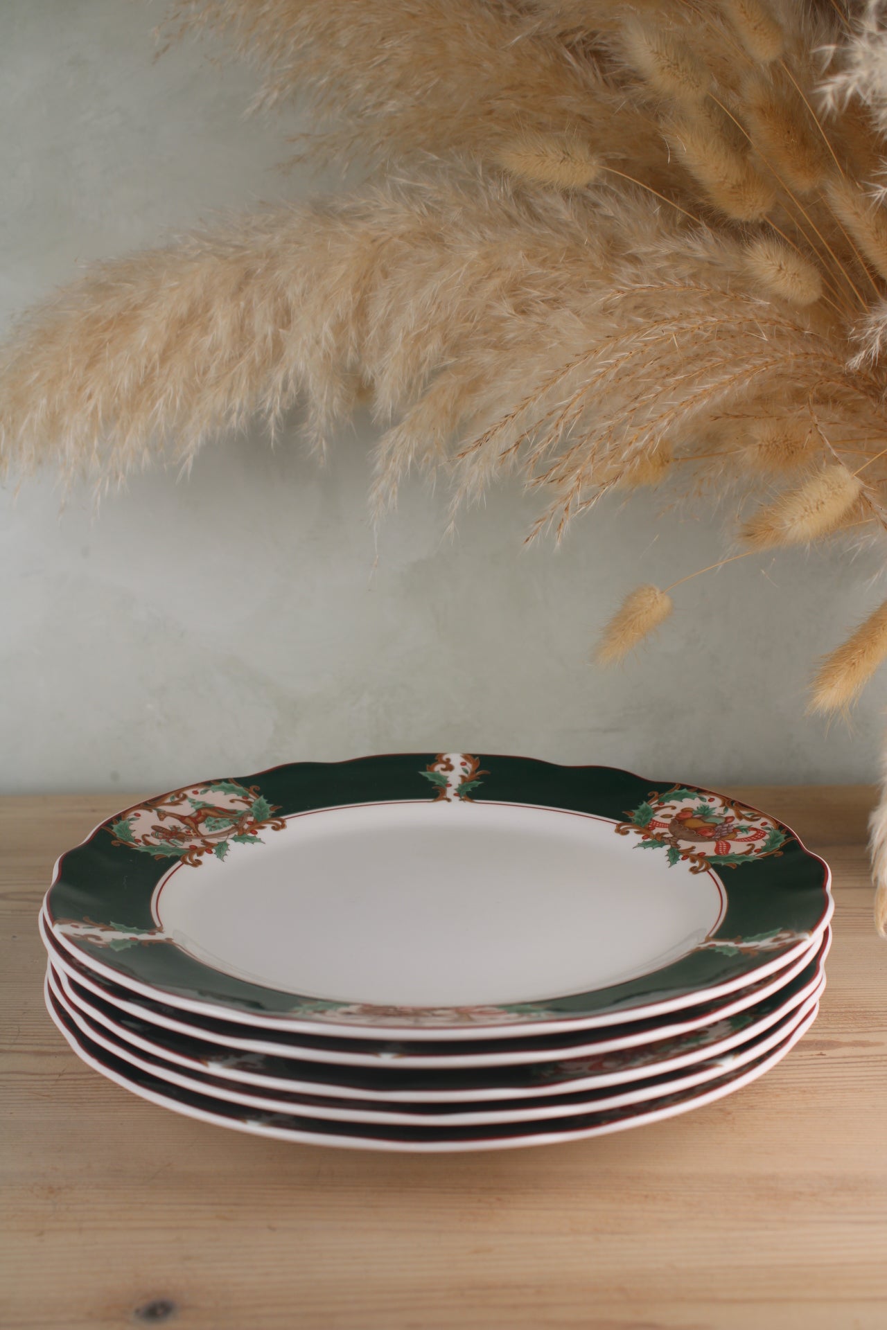 Set of 6 Noritake Primachina ‘Home for Christmas’ large dinner plates