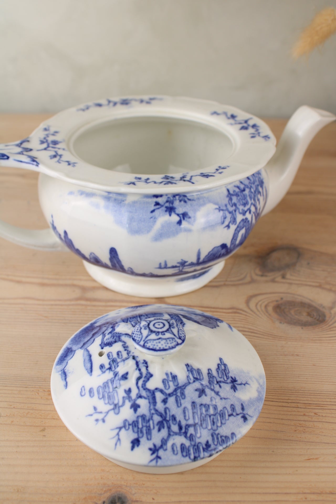 Regal Pottery Palissy ‘Enchanta’ Teapot