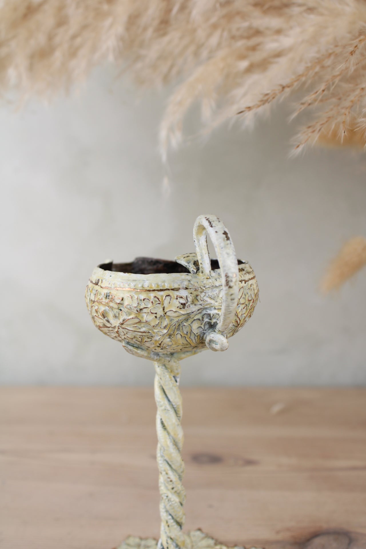 Metal Leaf Candle Holder Stand