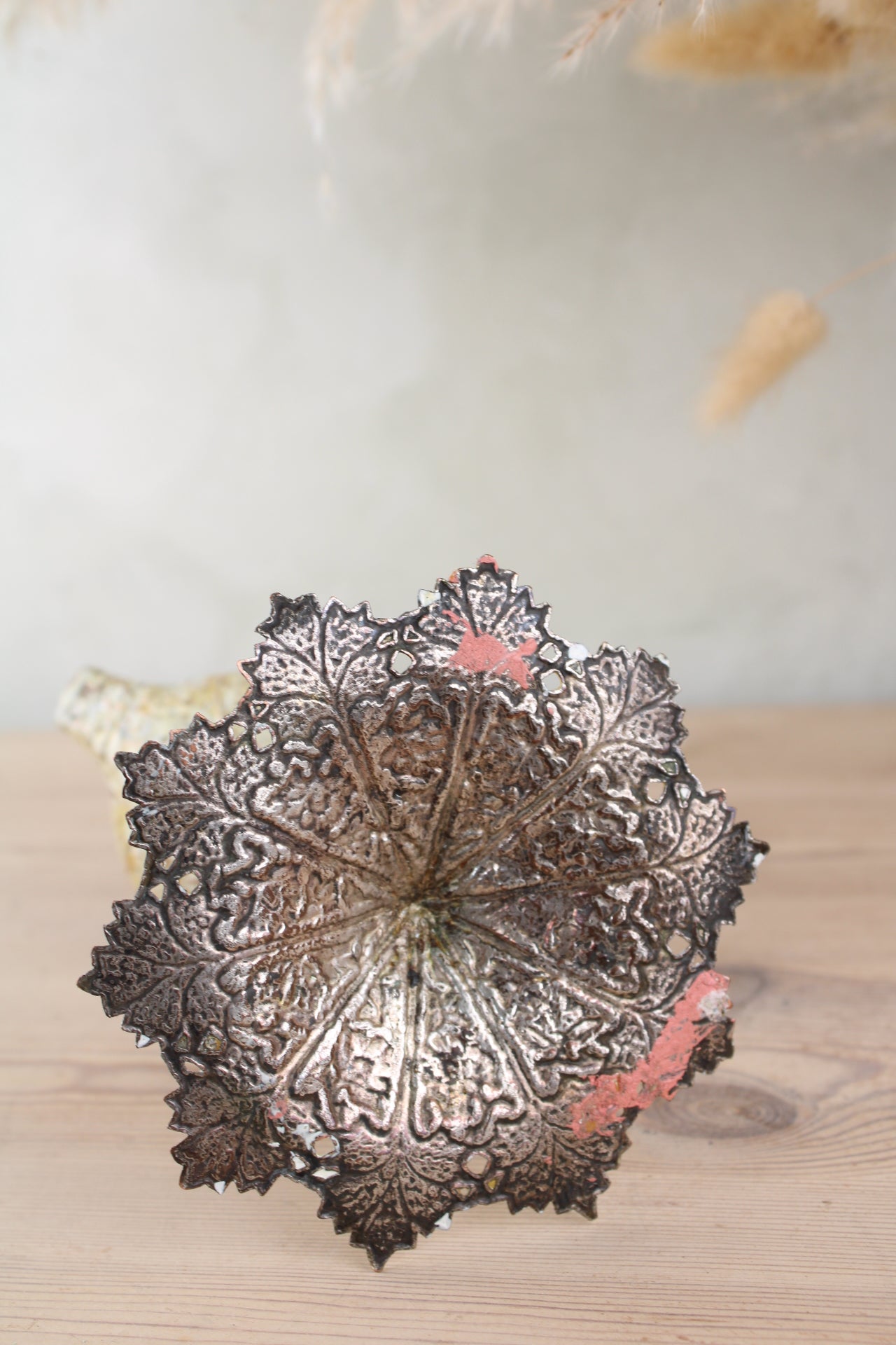 Metal Leaf Candle Holder Stand