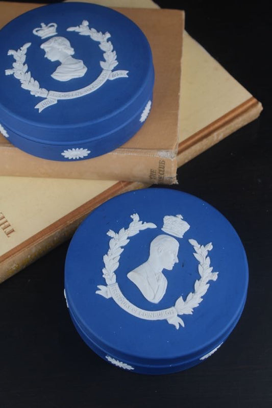 Pair of 1953 Wedgwood Jasperware Royal Blue Coronation Pots