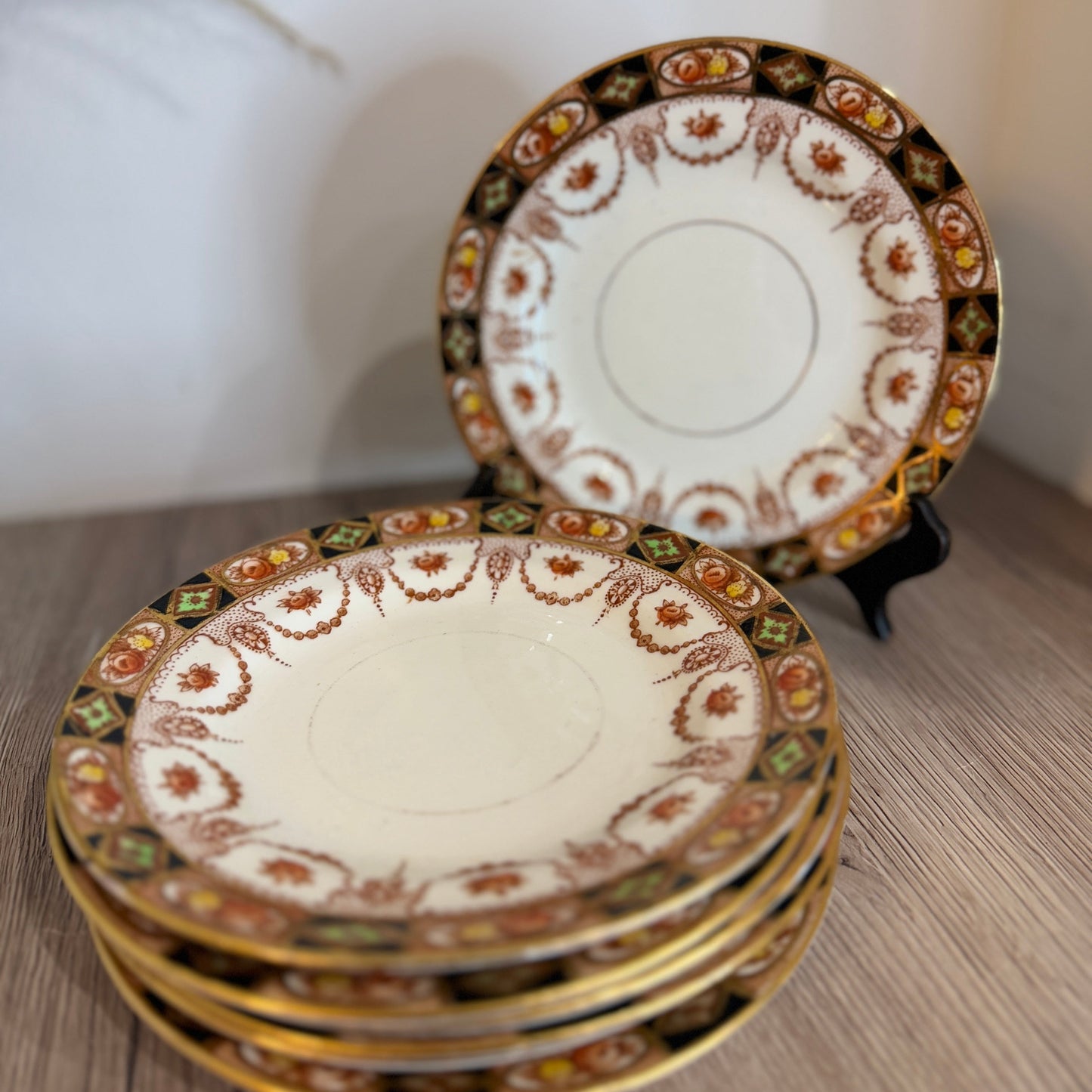 Set of 6 Royal Albert Vintage Plates