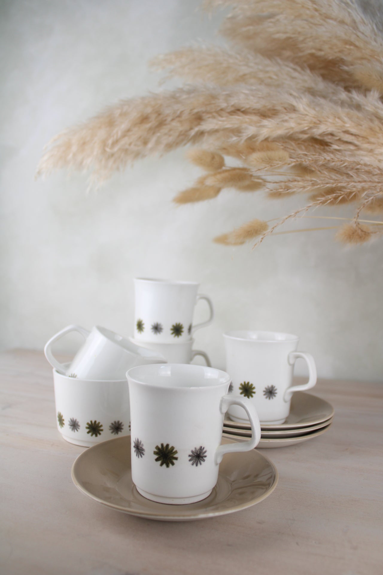 Set of 4 J&G Meakin Retro Tea Set- Teacups and Saucers with Milk Jug and Sugar Bowl