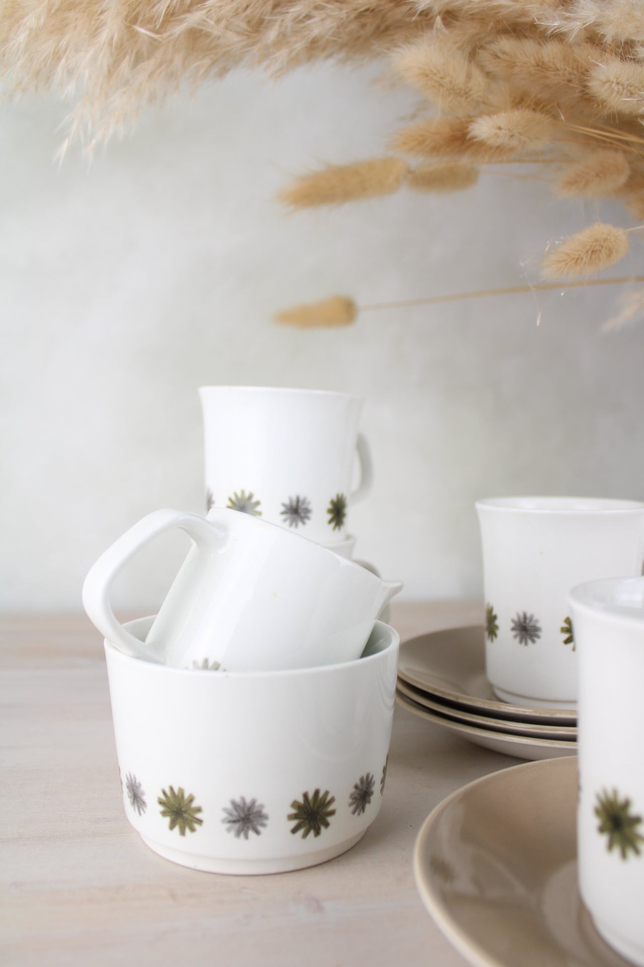 Set of 4 J&G Meakin Retro Tea Set- Teacups and Saucers with Milk Jug and Sugar Bowl