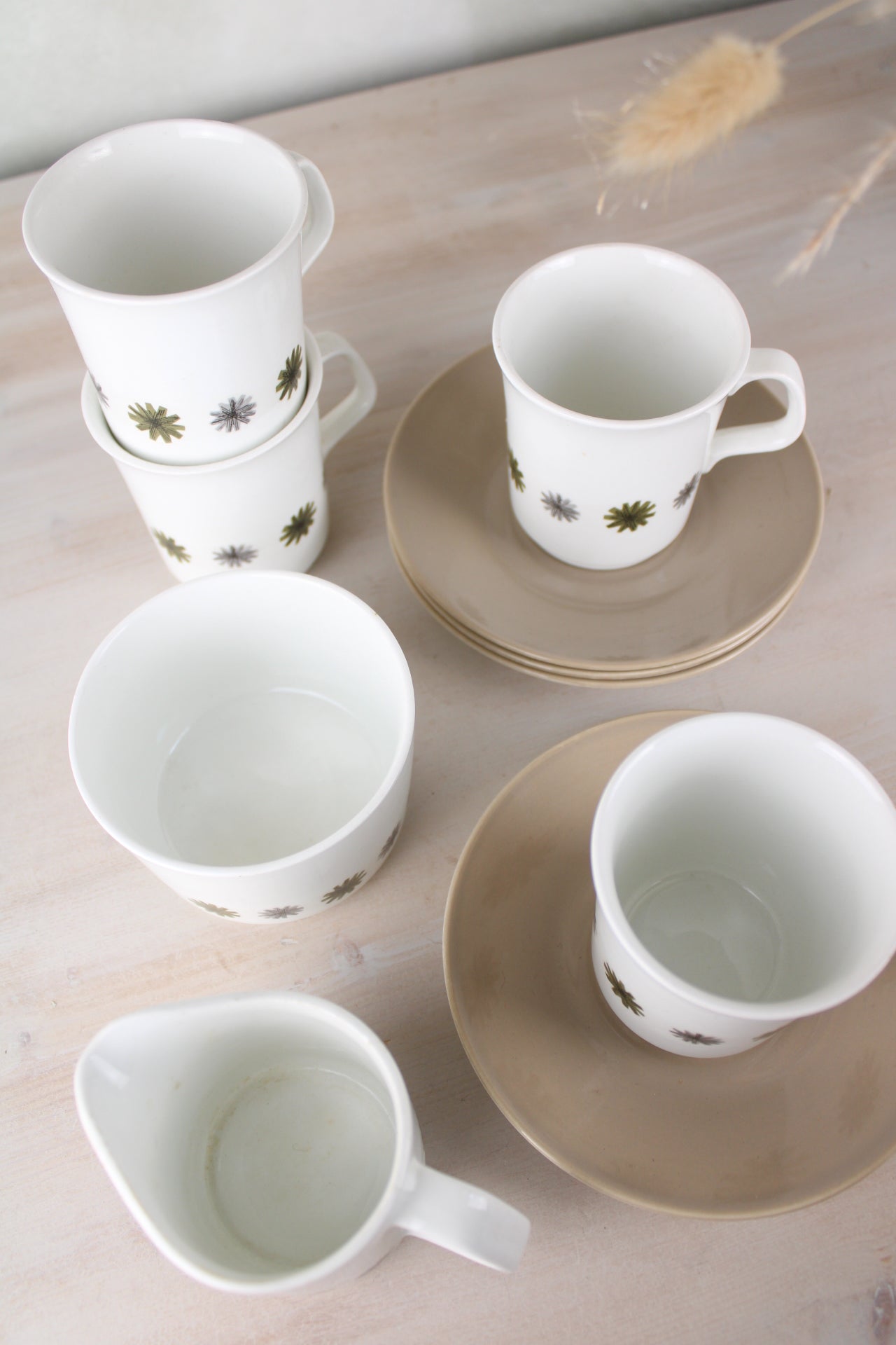 Set of 4 J&G Meakin Retro Tea Set- Teacups and Saucers with Milk Jug and Sugar Bowl