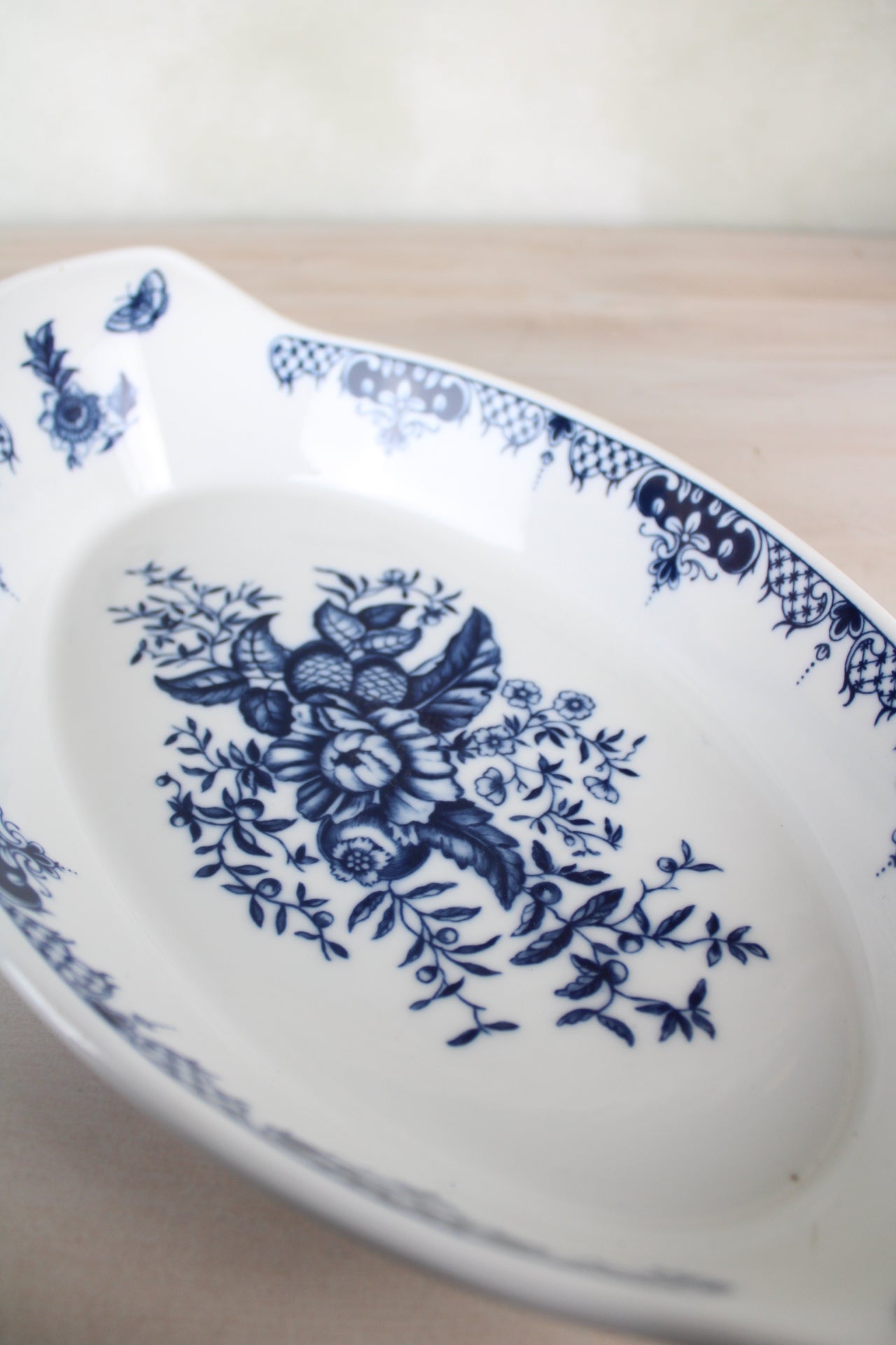 Royal Worcester Hanbury Casserole Dish in Blue and White floral Design