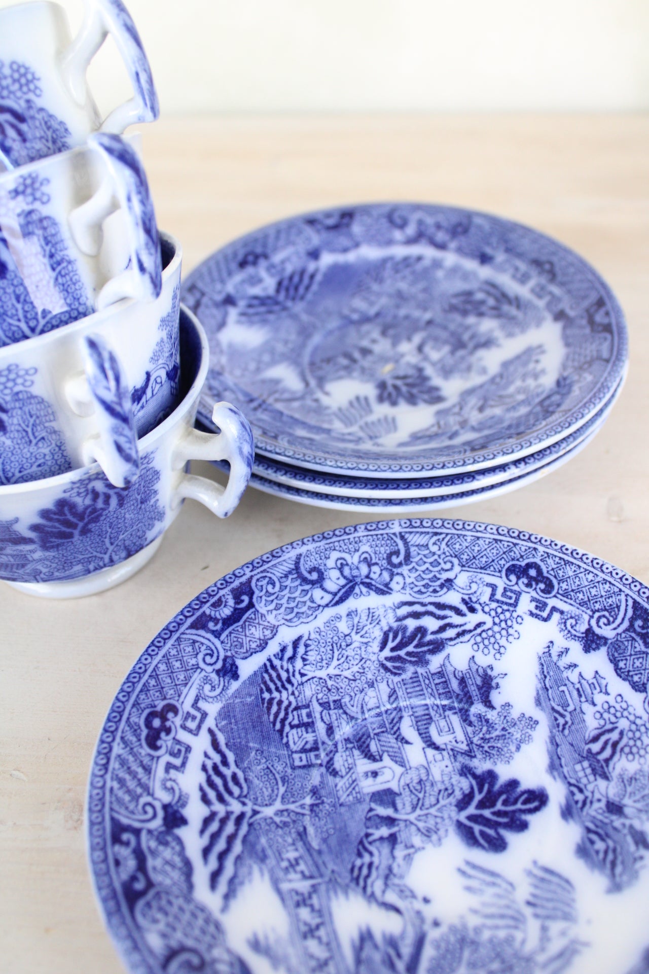 Set of 4 Maling Blue and White Old Willow Teacups and Saucers