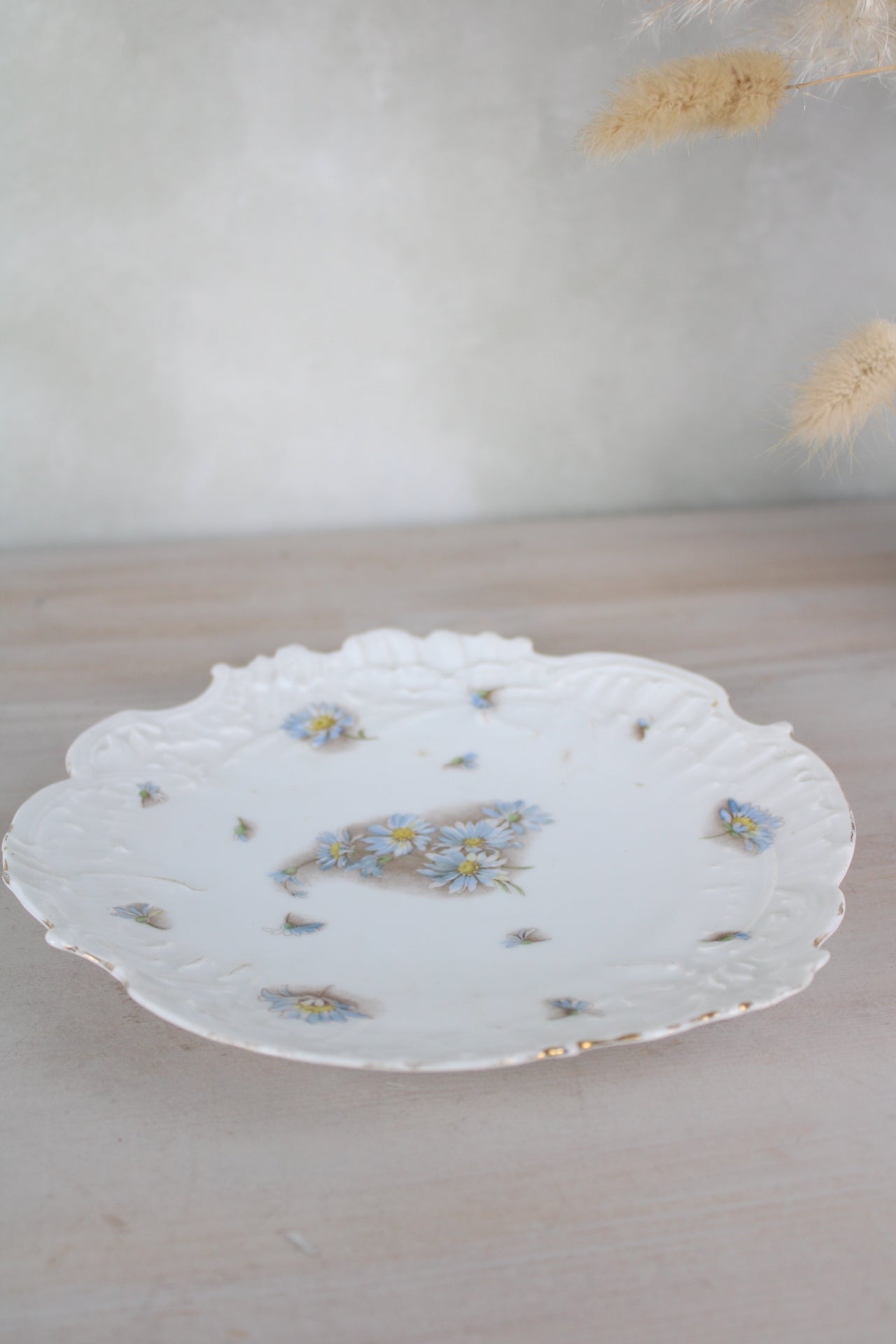 Daisy Pattern Vintage Plate