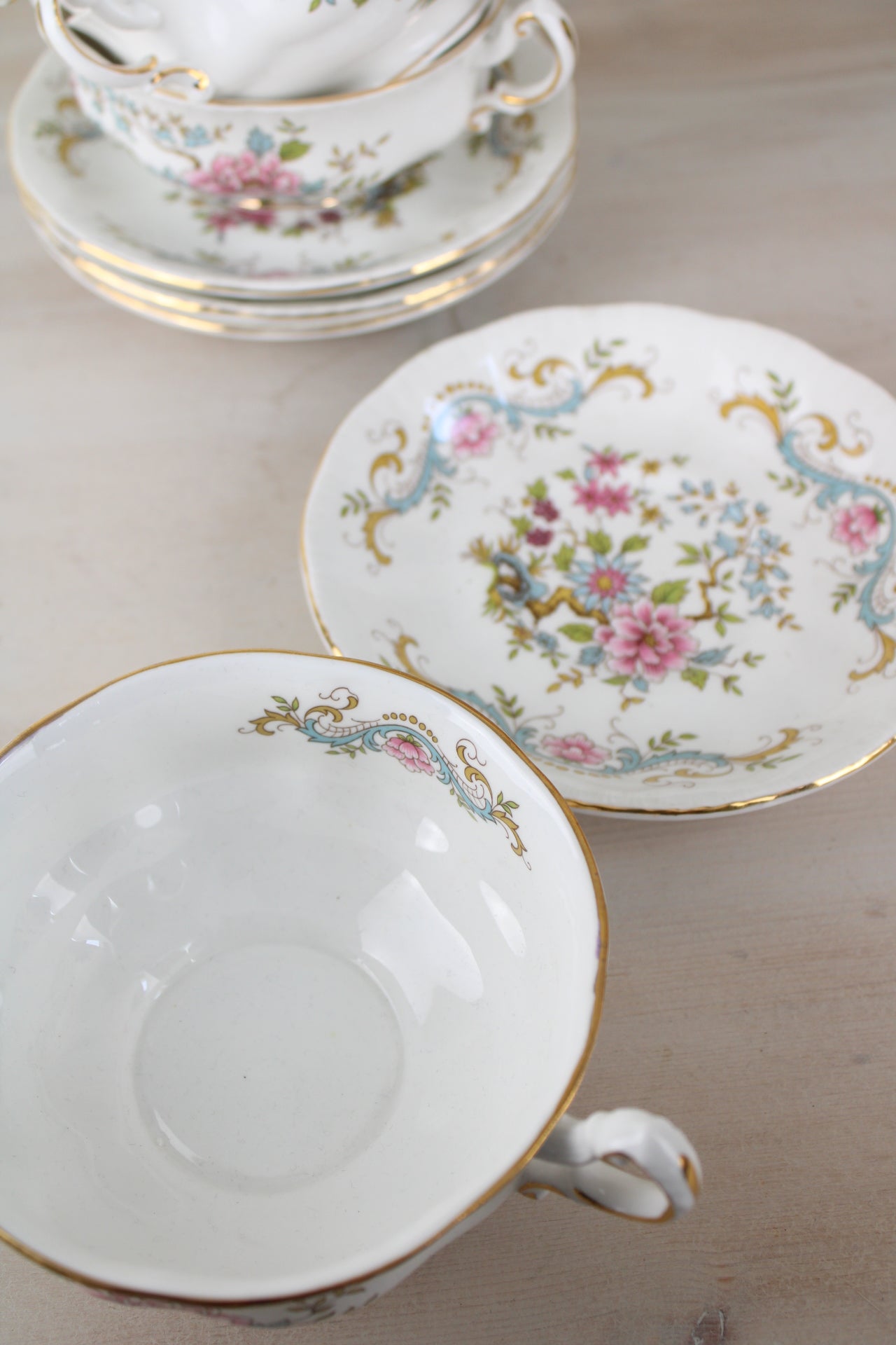 Set of 4 Royal Standard Mandarin Soup Bowls and Saucers