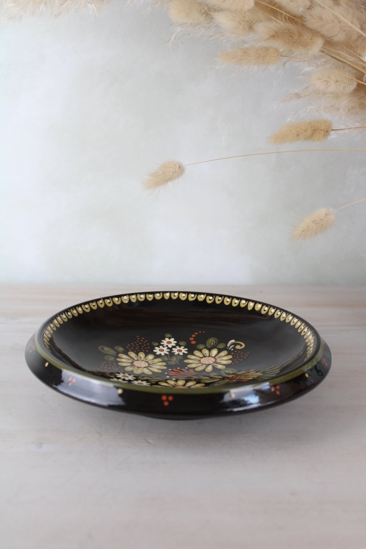 Brown Retro Floral Hanging Plate