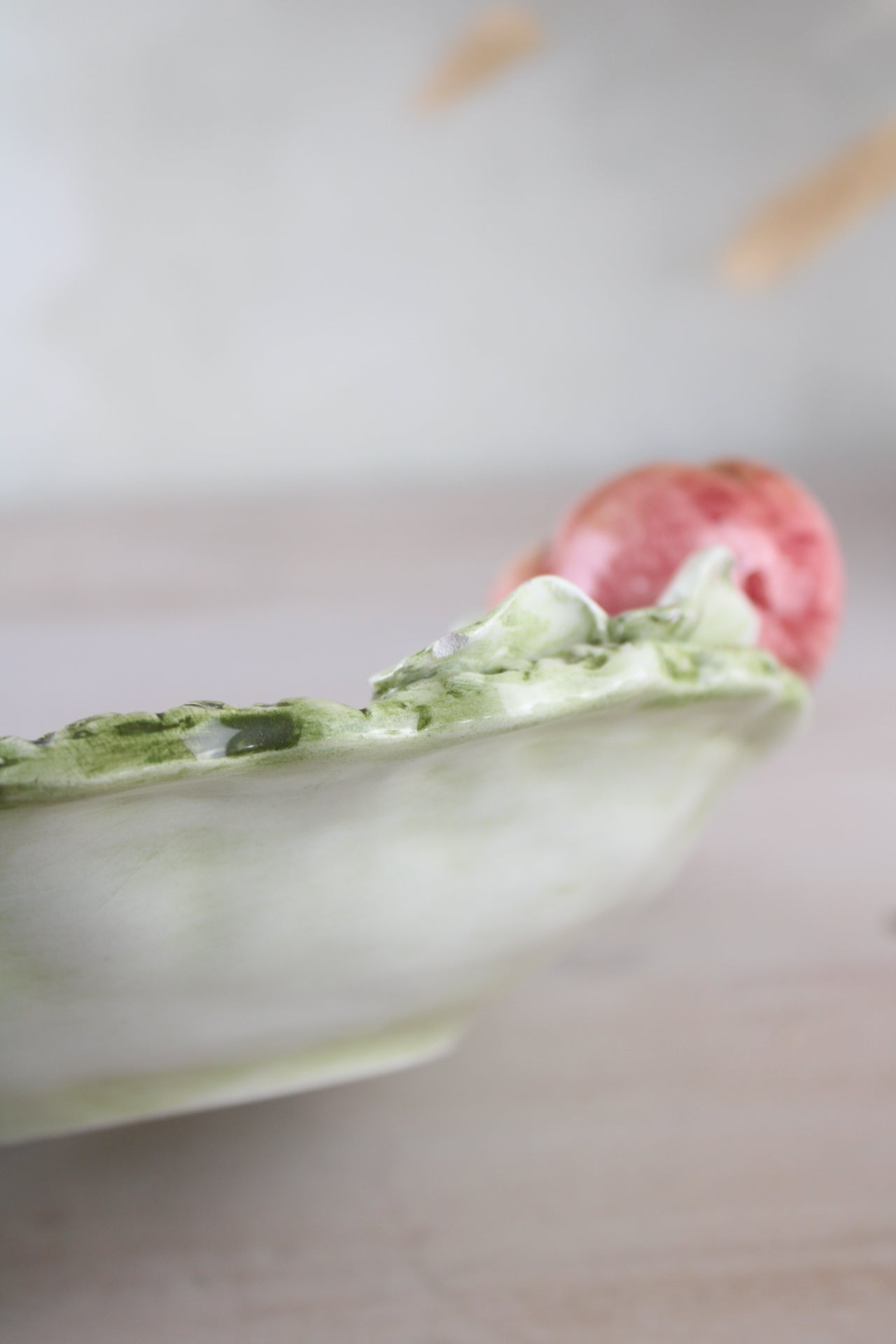 Italian Leaf Bowl with Tomato