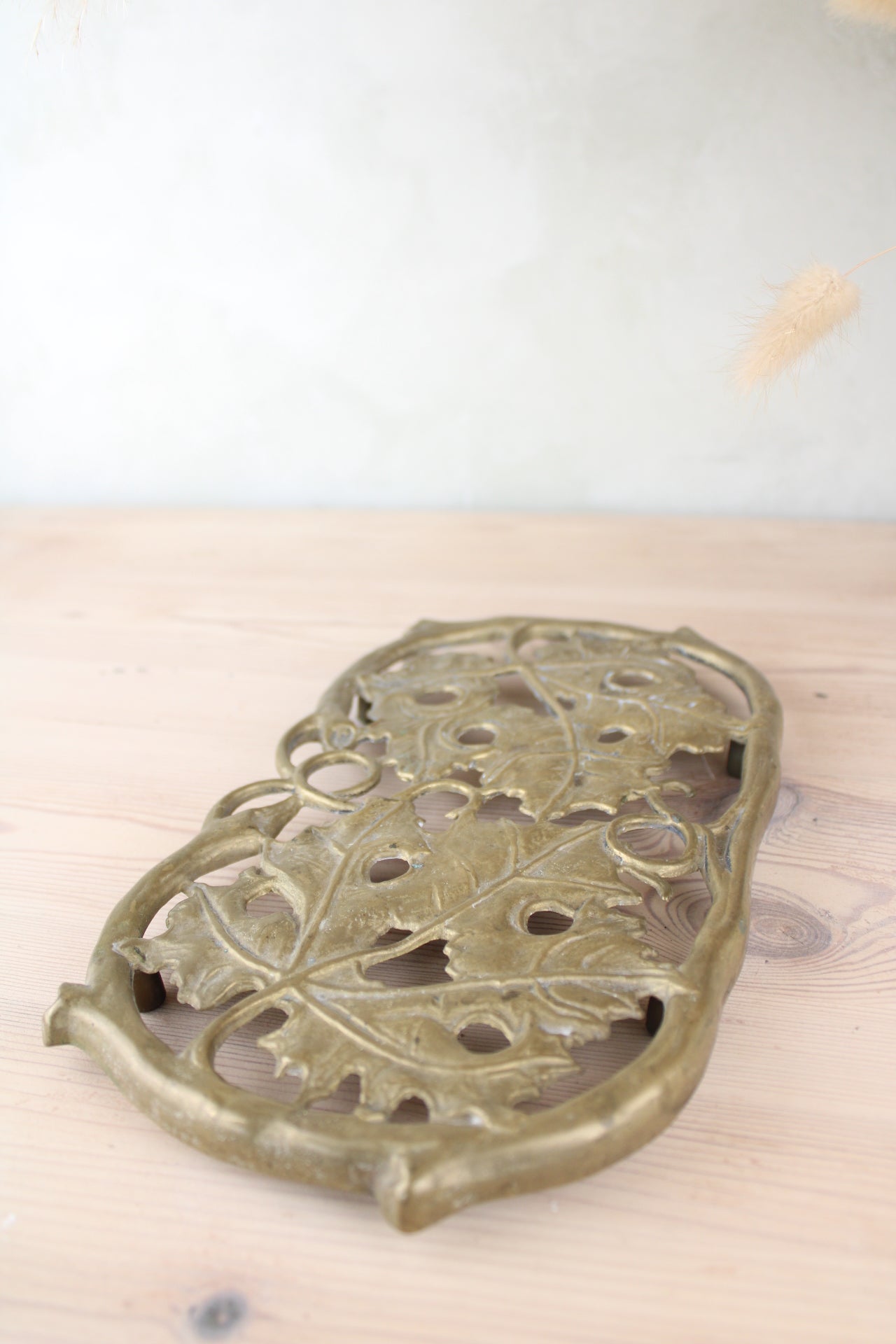Brass Leaf Design Pot Stand