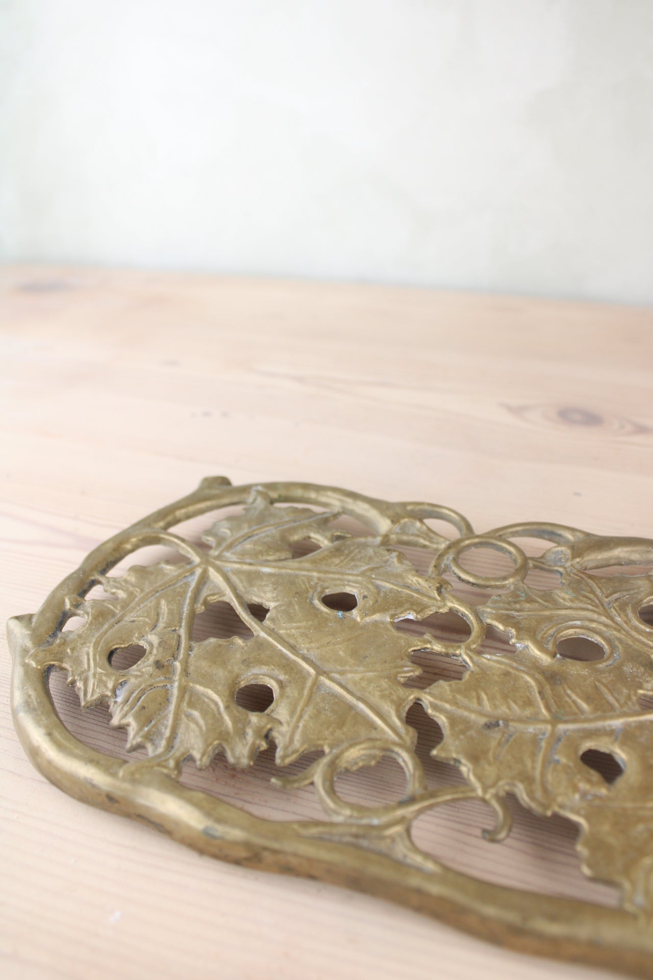 Brass Leaf Design Pot Stand
