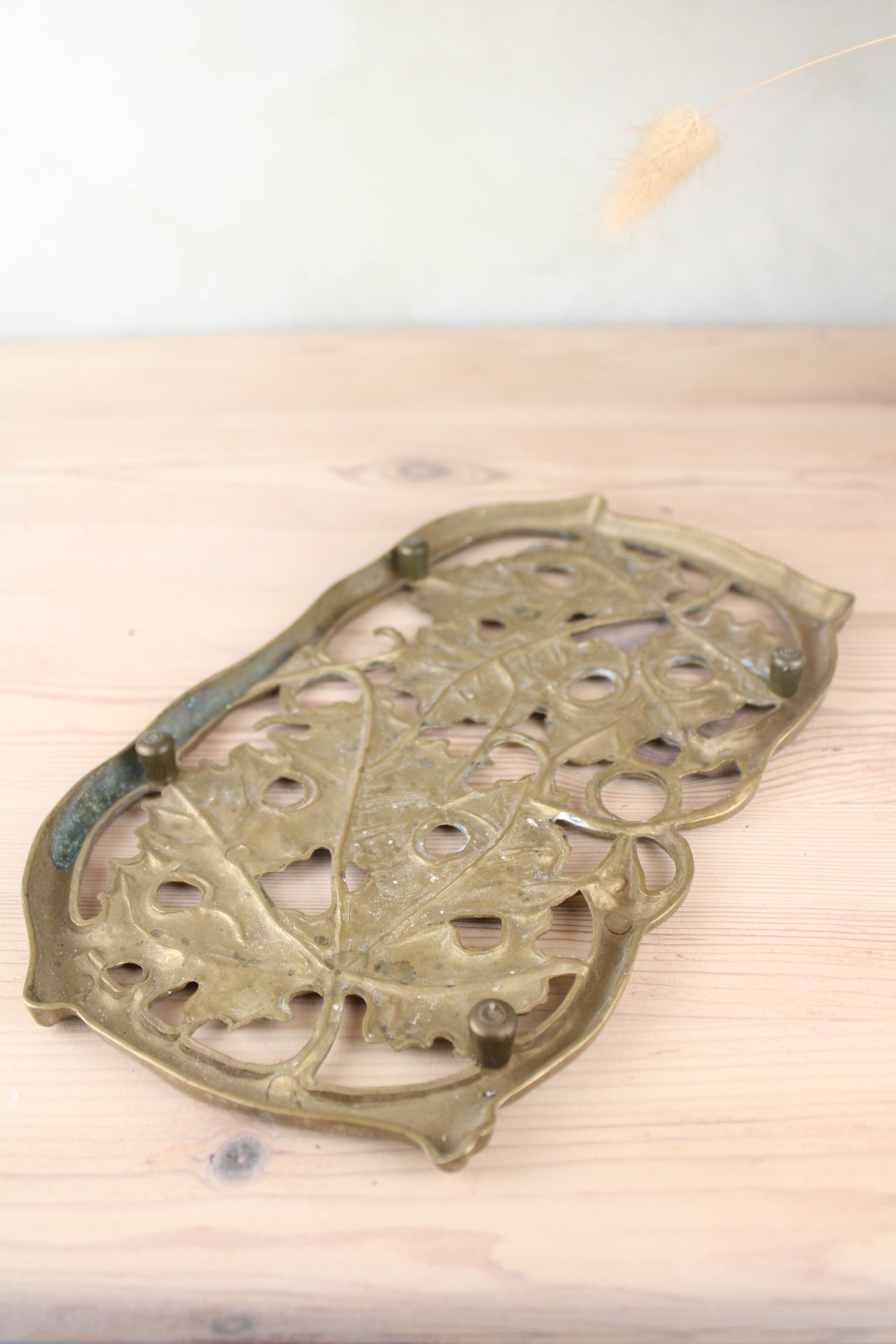 Brass Leaf Design Pot Stand
