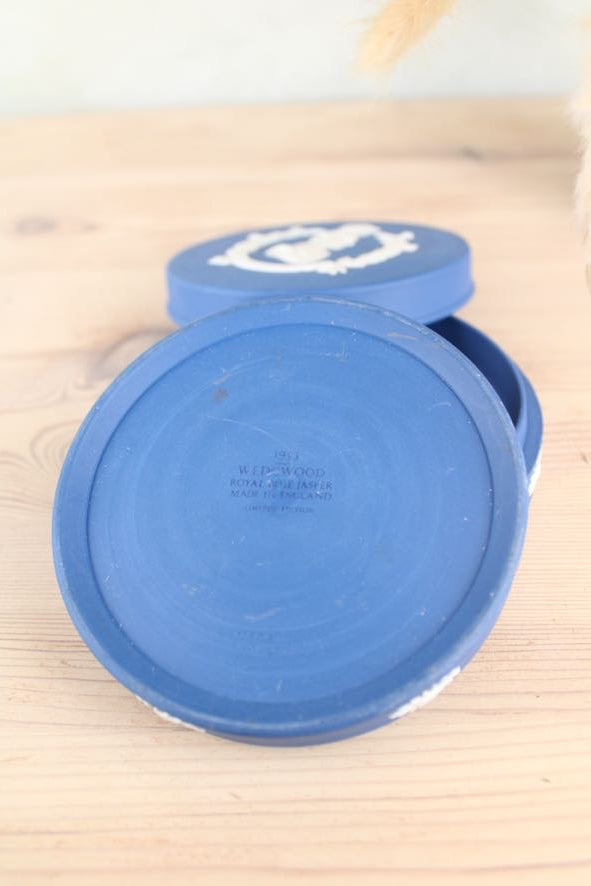 Pair of 1953 Wedgwood Jasperware Royal Blue Coronation Pots