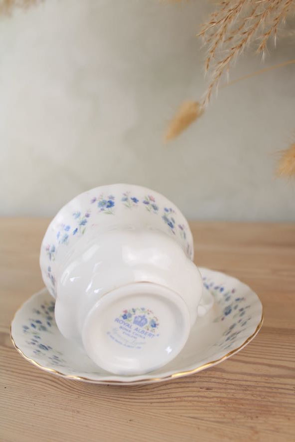 Royal Albert Memory Lane Teacup