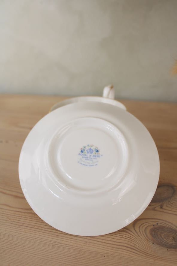Royal Albert Memory Lane Teacup