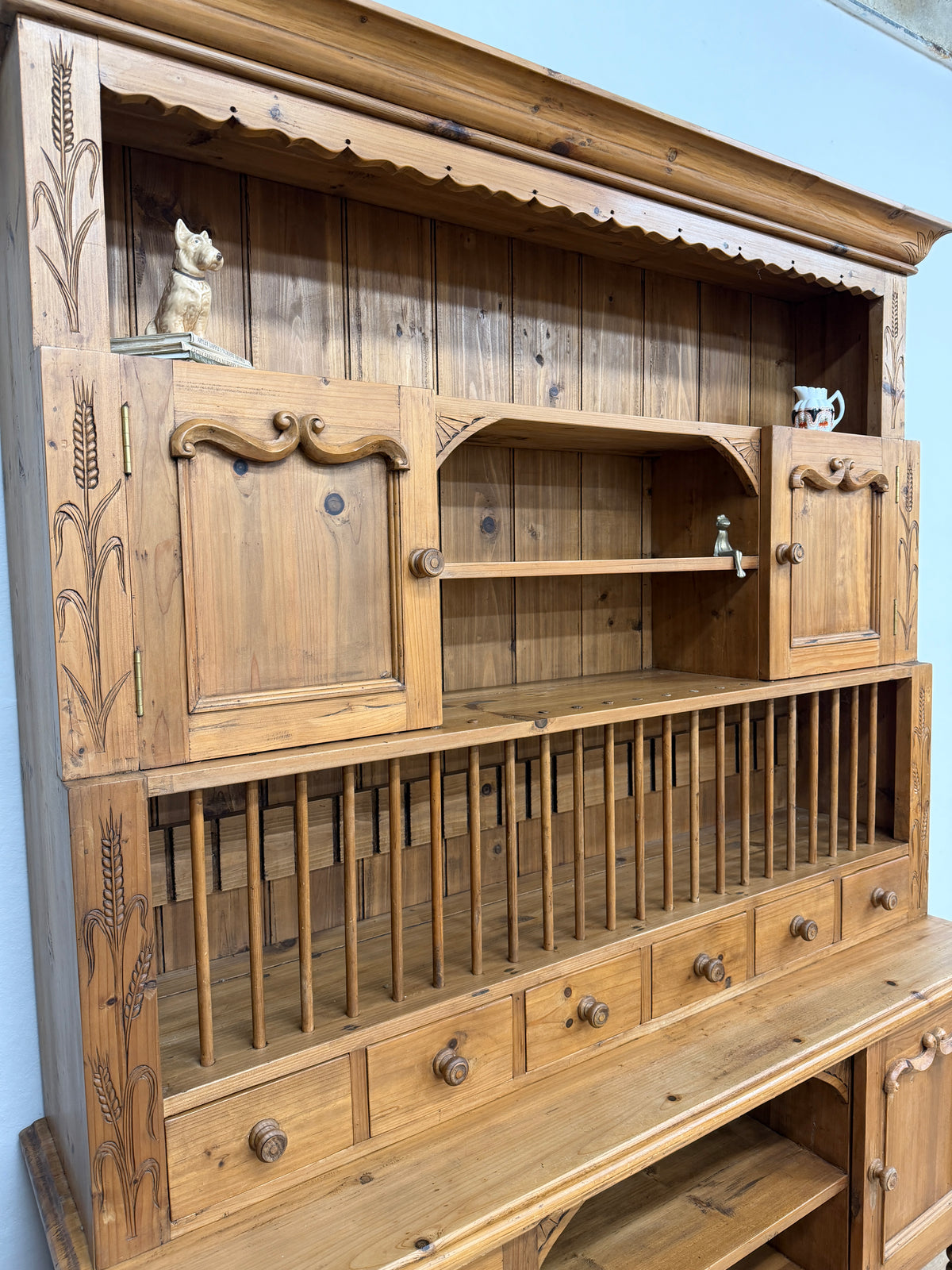 Stunning X-Large solid pine kitchen dresser