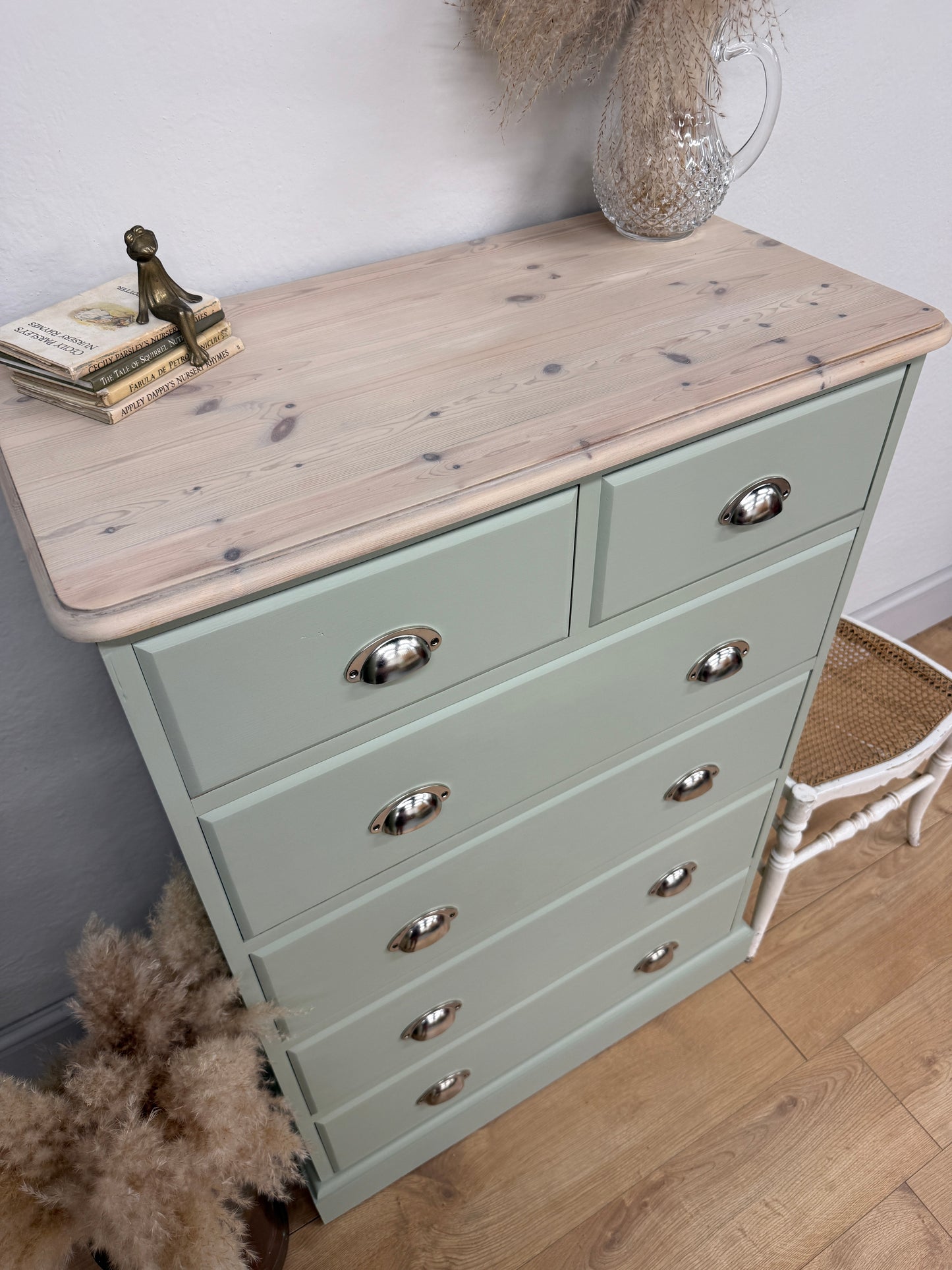 Solid pine KingFisher Chest of Drawers