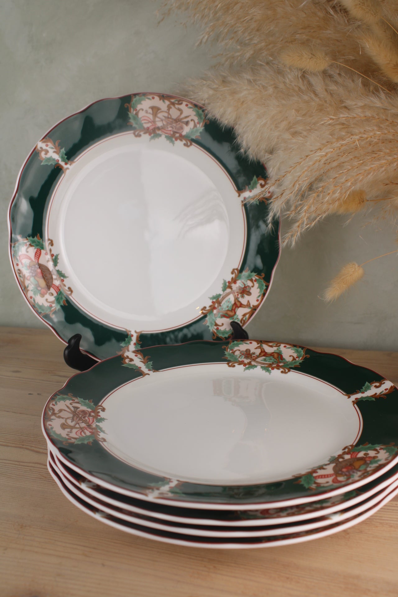 Set of 6 Noritake Primachina ‘Home for Christmas’ large dinner plates