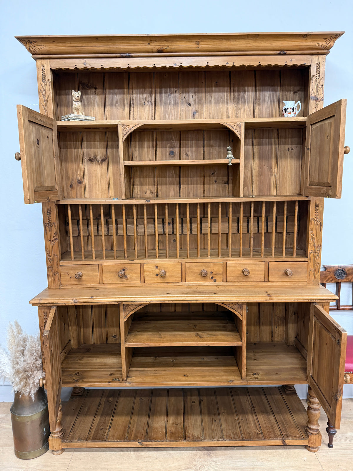Stunning X-Large solid pine kitchen dresser