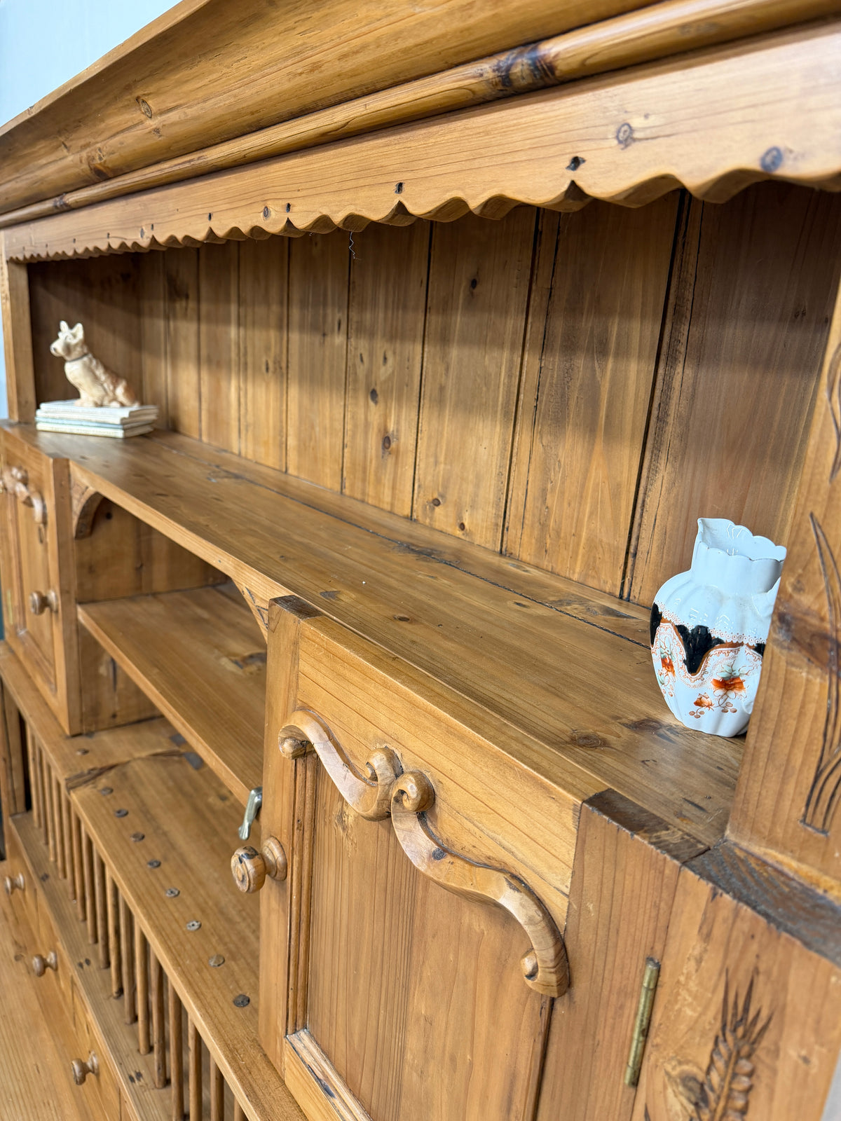 Stunning X-Large solid pine kitchen dresser