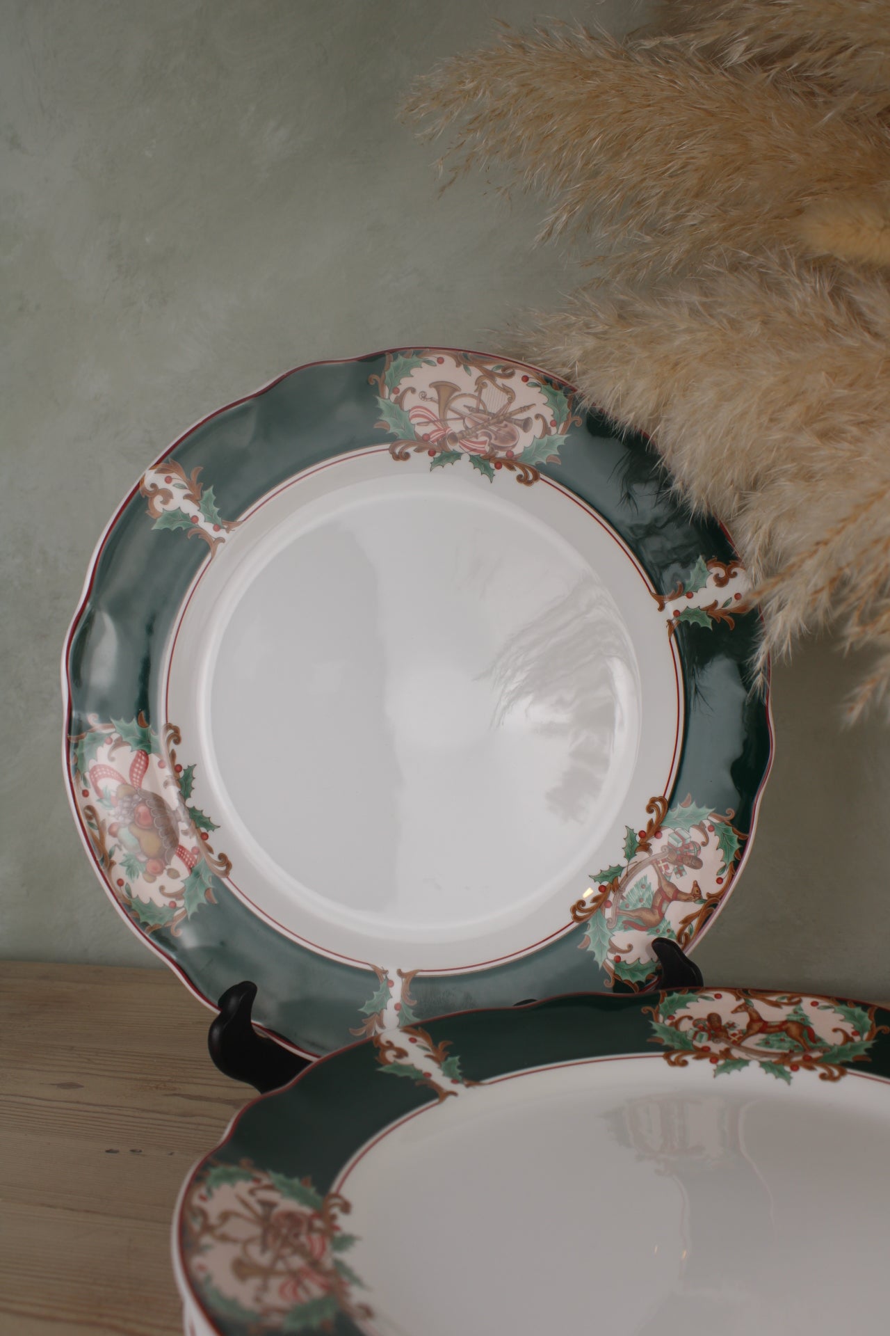 Set of 6 Noritake Primachina ‘Home for Christmas’ large dinner plates