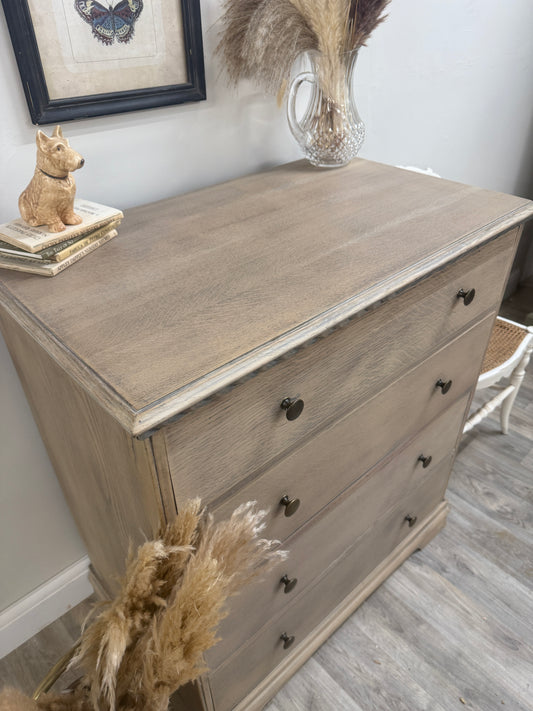 Rustic oak chest of drawers