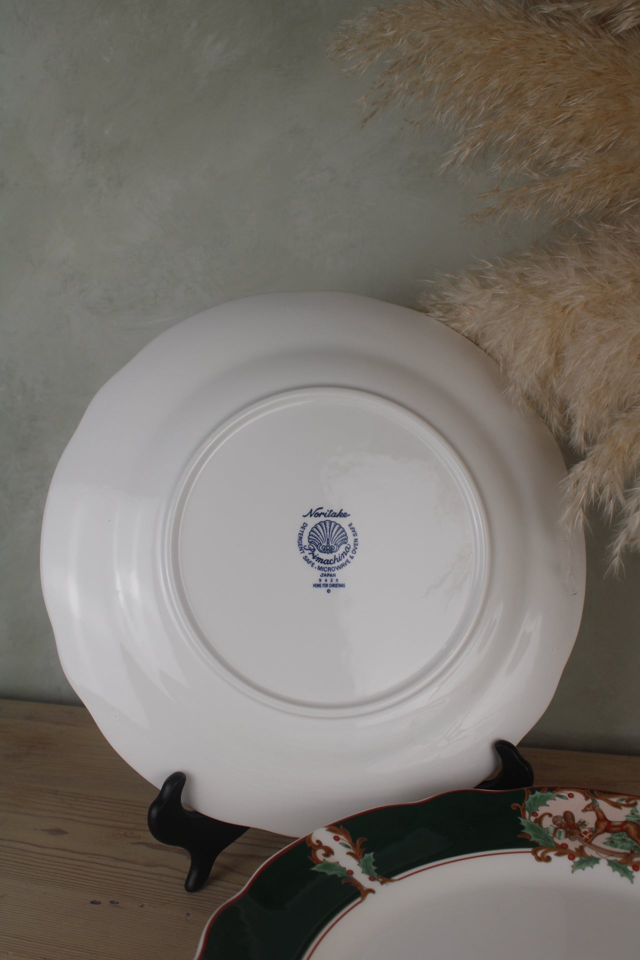 Set of 6 Noritake Primachina ‘Home for Christmas’ large dinner plates