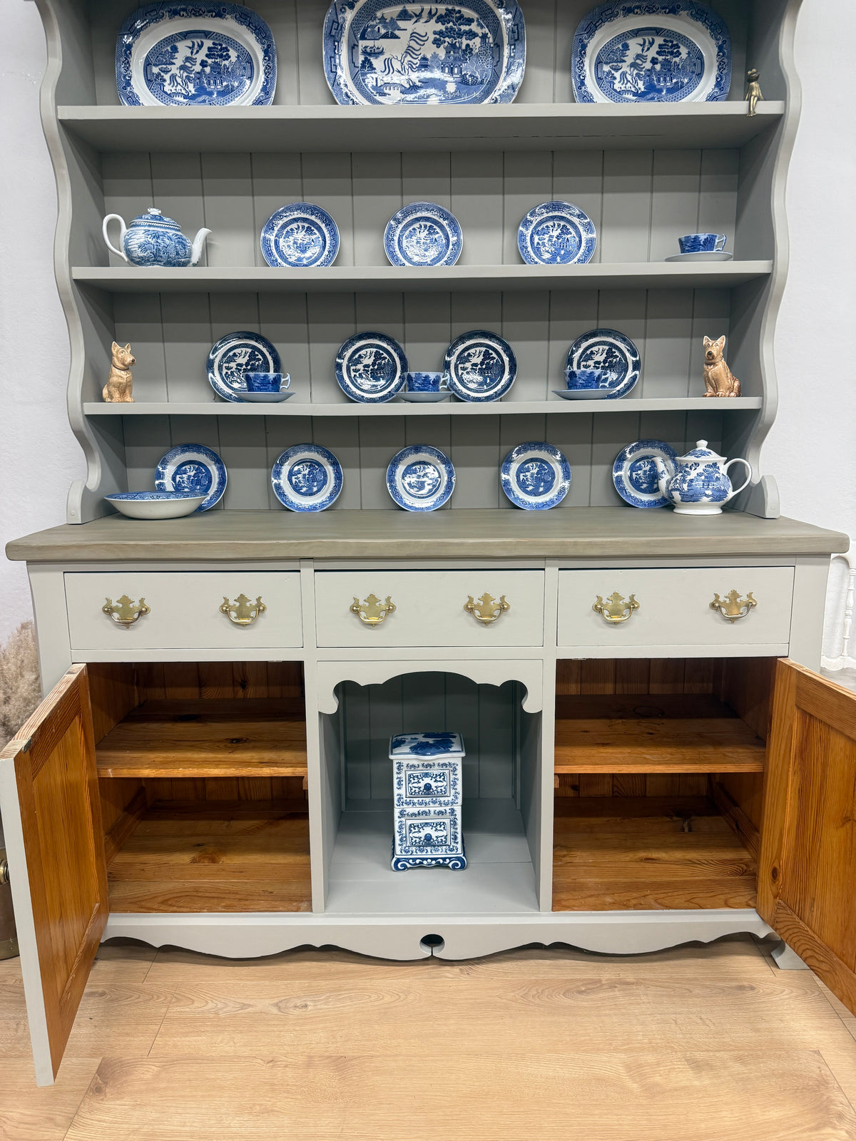 Solid pine painted X-Large kitchen dresser