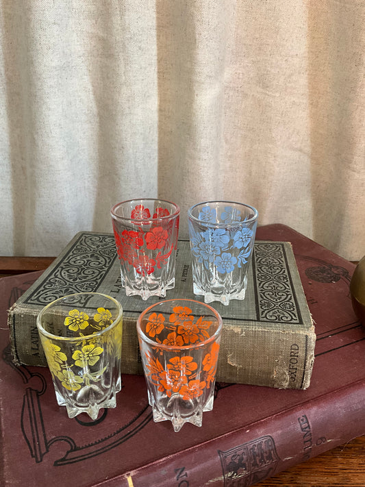 Retro set of 4 floral shot glasses