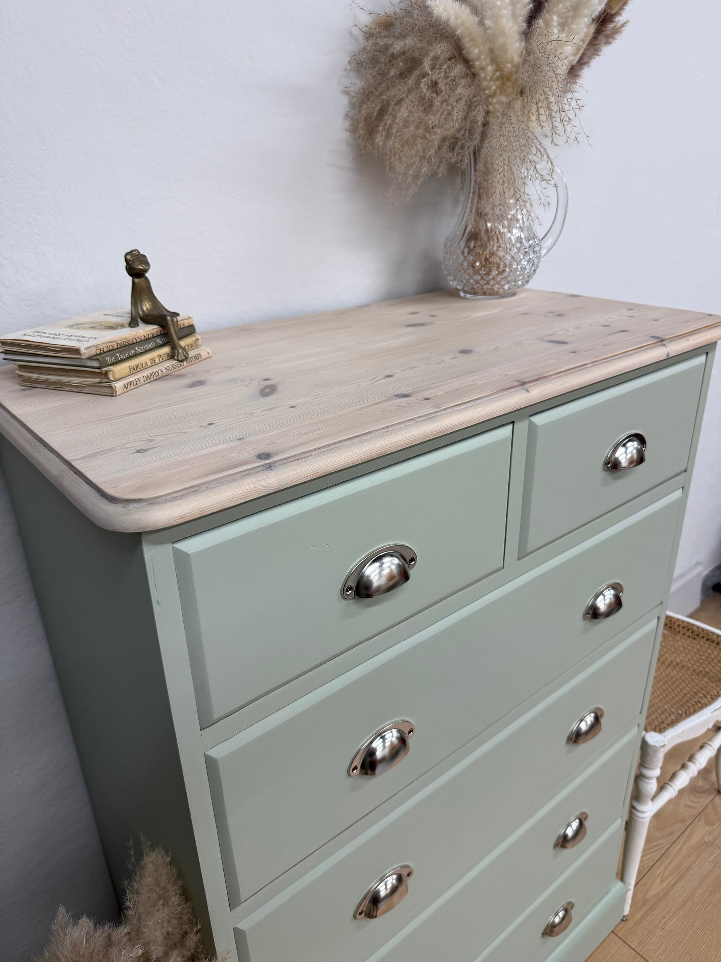 Solid pine KingFisher Chest of Drawers