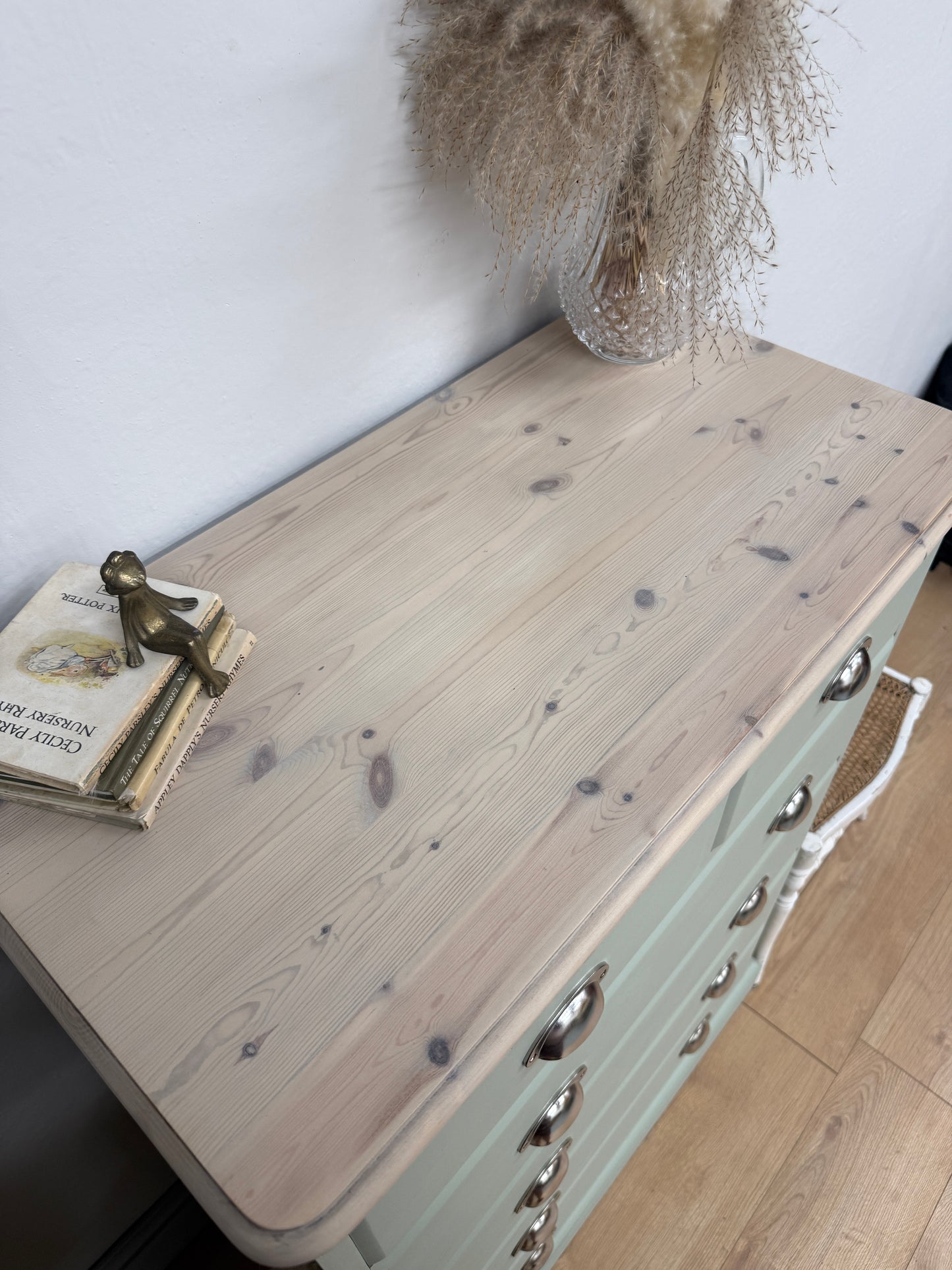 Solid pine KingFisher Chest of Drawers