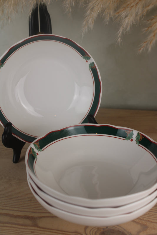 Set of 4 Noritake Primachina ‘Home for Christmas’ side bowls
