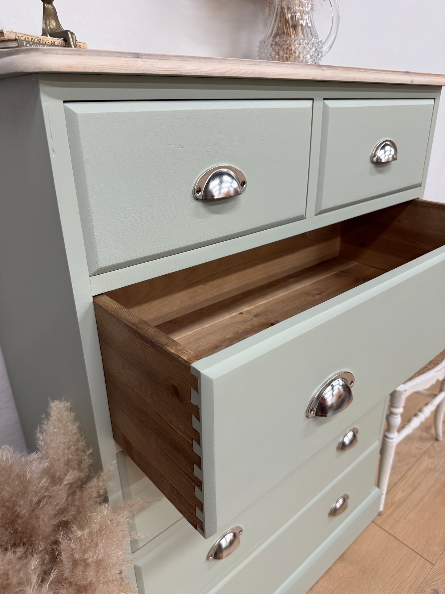 Solid pine KingFisher Chest of Drawers