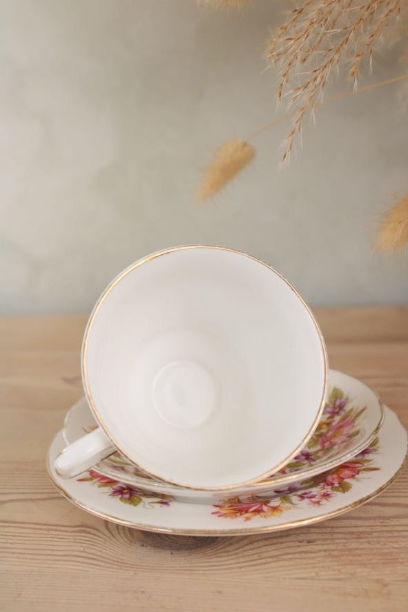 Colclough Wayside Teacup Trio