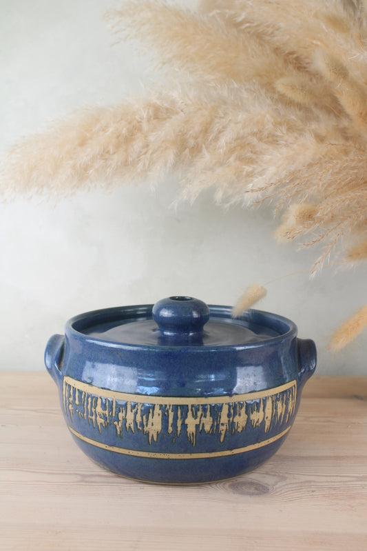 Round Blue Stoneware Casserole Dish with Lid