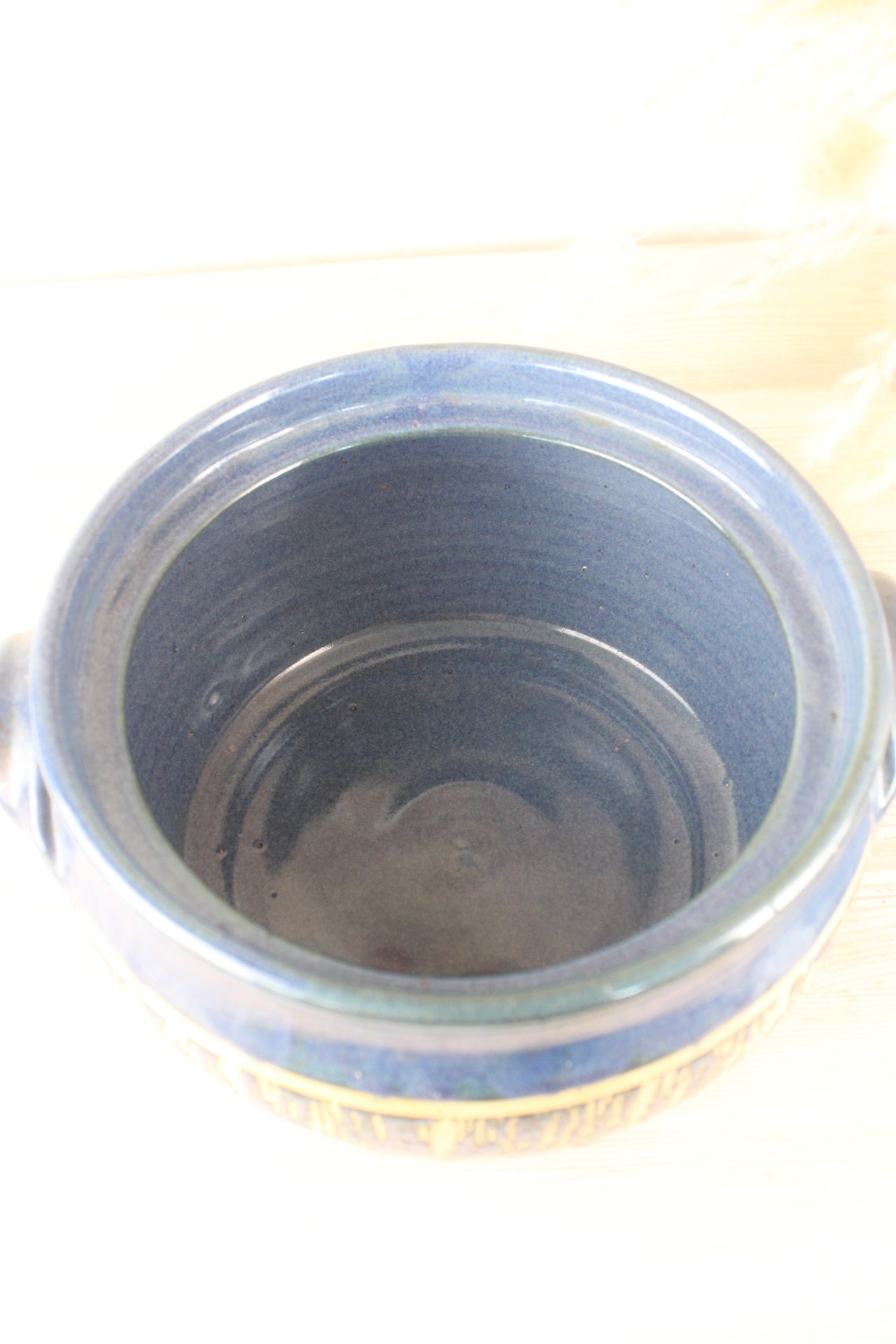 Round Blue Stoneware Casserole Dish with Lid