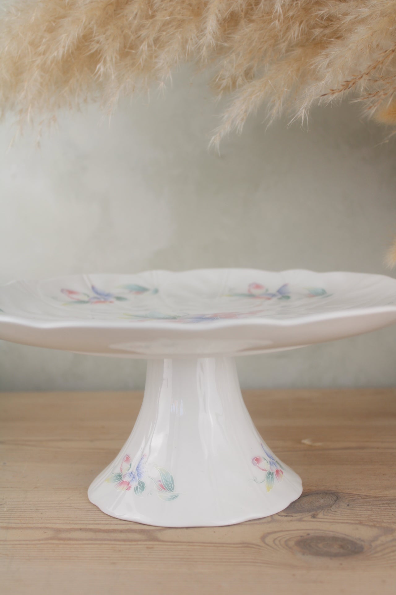 Aynsley ‘Little Sweetheart’ Pedestal Cake Stand