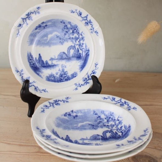 Set of 4 Regal Pottery Palissy ‘Enchanta’ Dessert Bowls