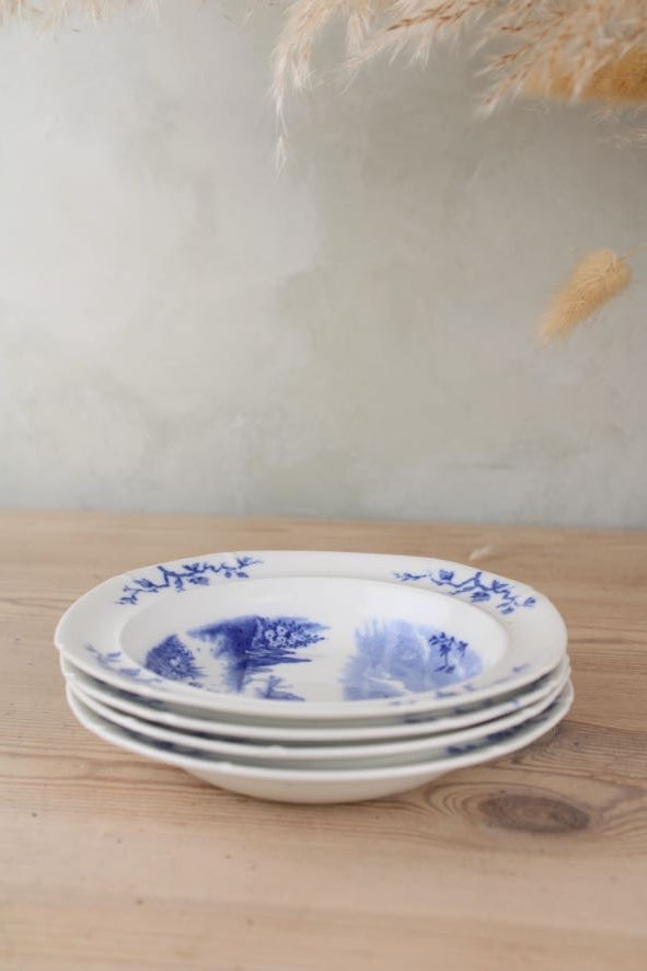 Set of 4 Regal Pottery Palissy ‘Enchanta’ Dessert Bowls