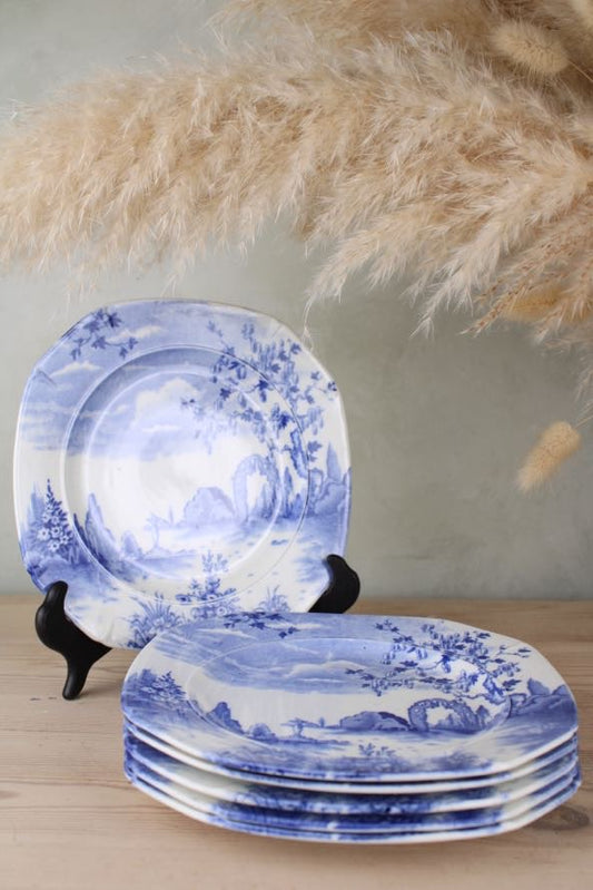 Set of 6 Regal Pottery Palissy ‘Enchanta' Small Dinner Plate