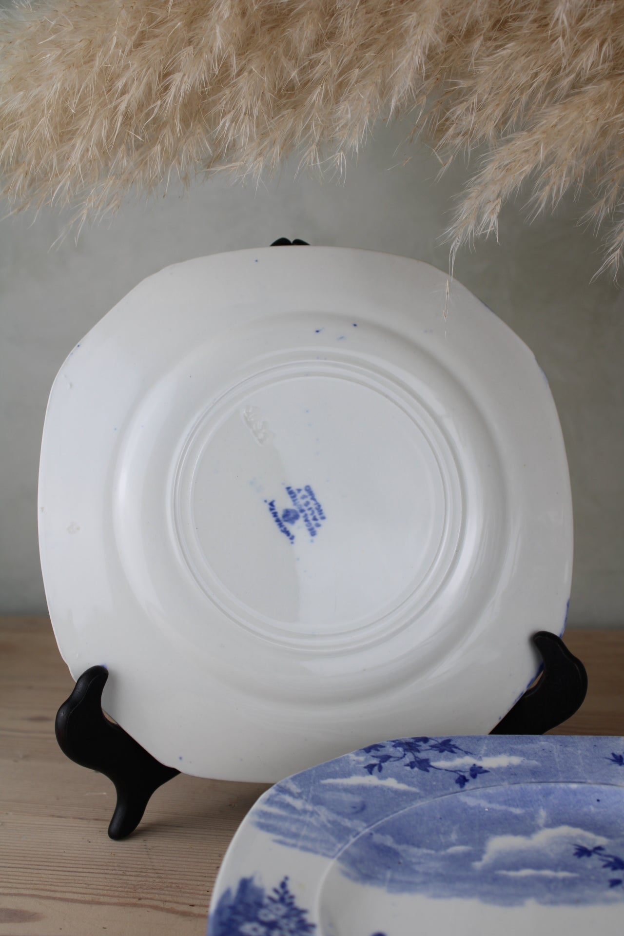 Set of 6 Regal Pottery Palissy ‘Enchanta' Small Dinner Plate