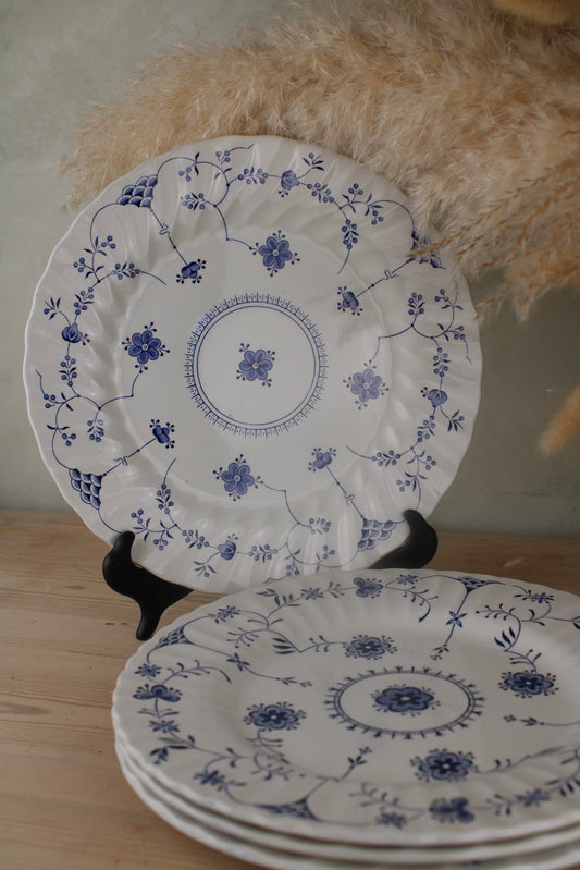 Set of 4 York Town Plates