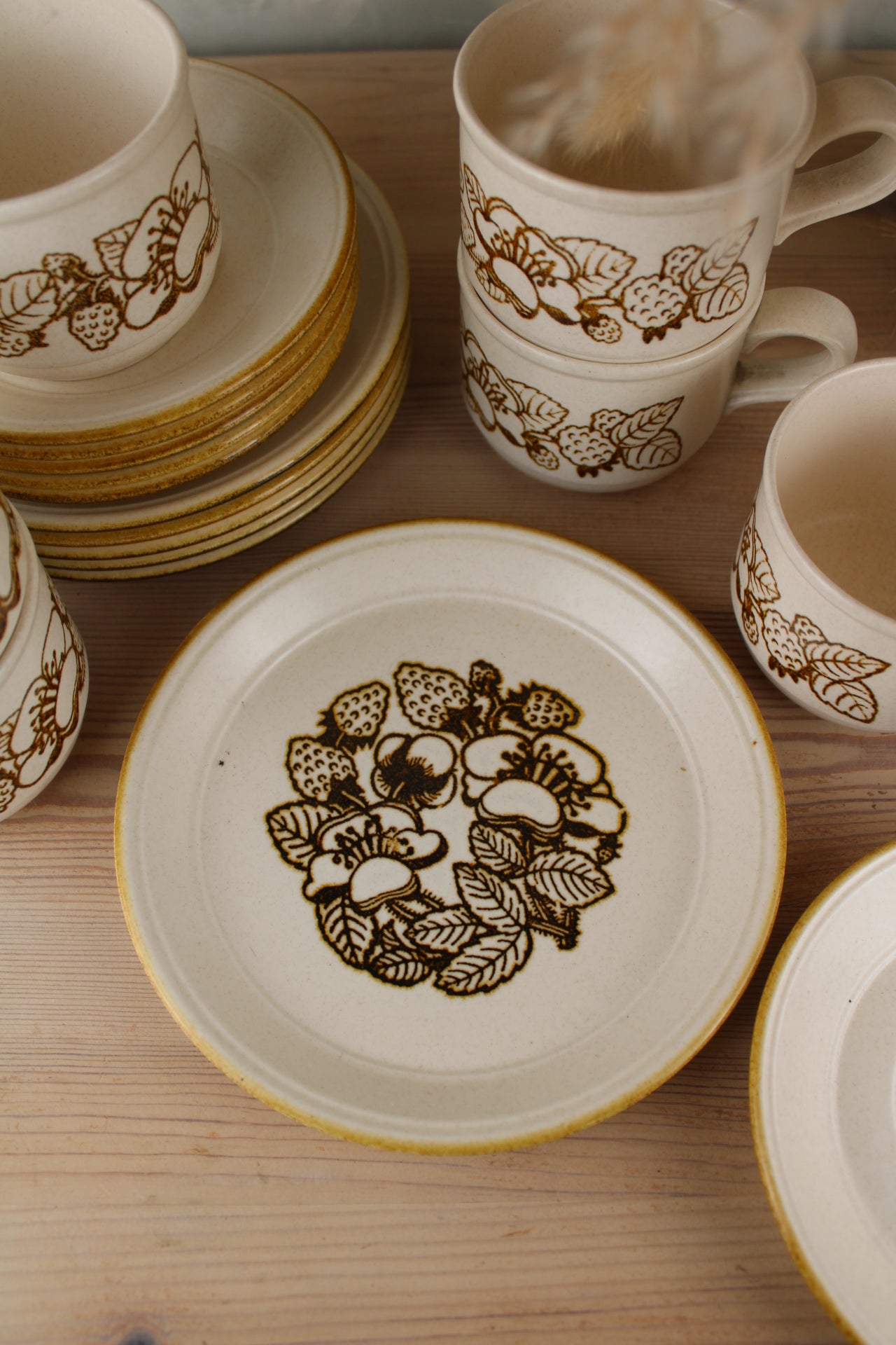 Set of 6 Kiln Craft Trios Teacup Set
