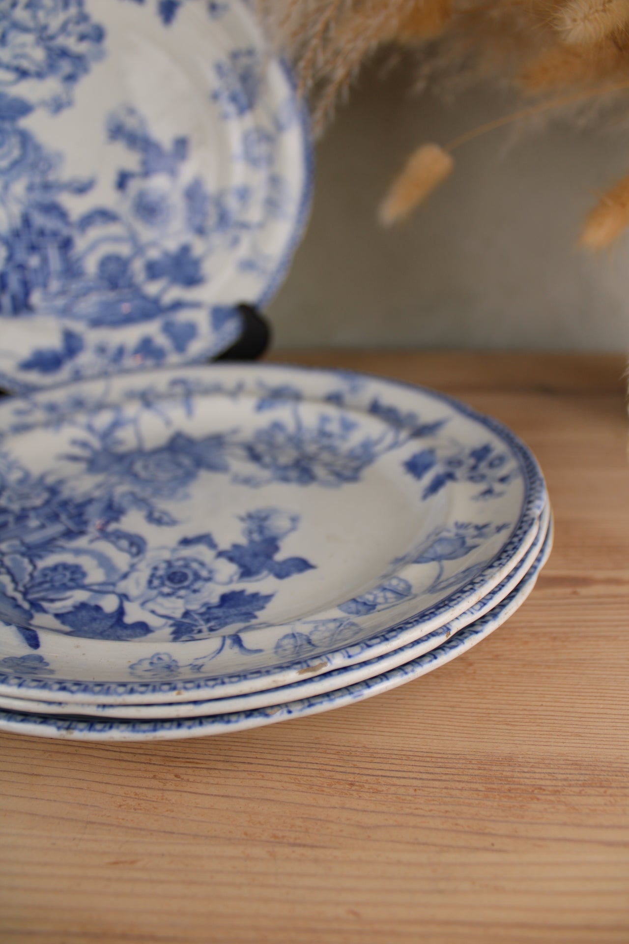 Set of 4 India Flowers Blue and White Plates