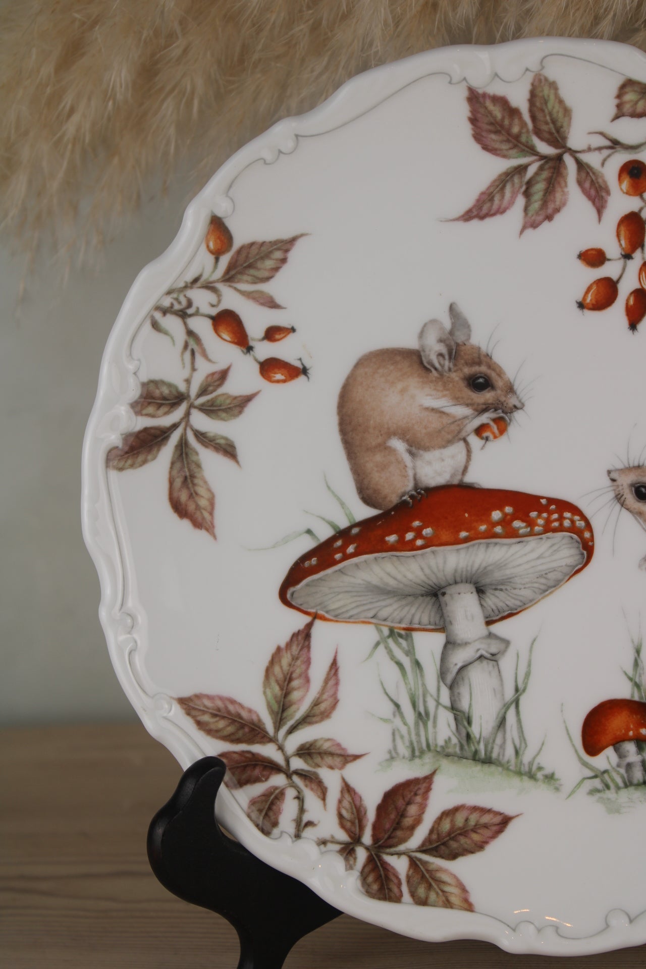 Royal Albert Autumn Playtime Hanging Plate