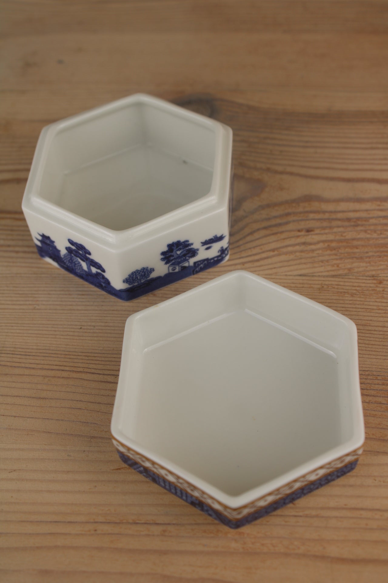 Booths Real Old Willow Trinket Pot