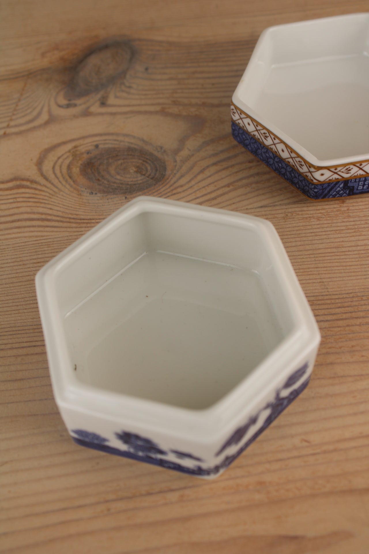 Booths Real Old Willow Trinket Pot